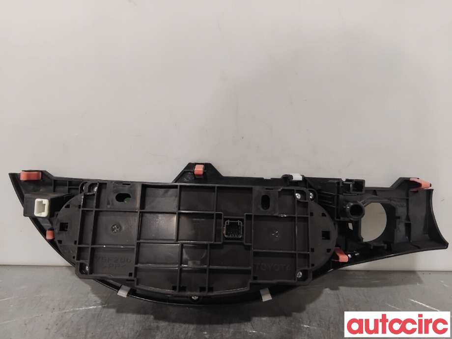 Varmeapparat betjening til Toyota Yaris 2014-2020 (Type III, Fase 2)  (TOYOTA|559000D800C1||55900-0D800)