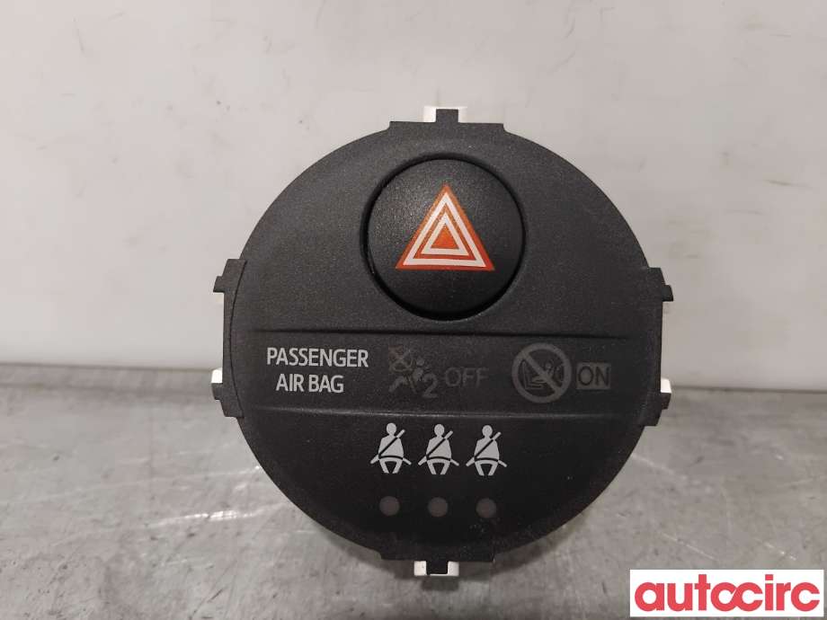 Bryter nødblink til Toyota Yaris 2014-2020 (Type III, Fase 2) (TOYOTA|839500D100|)