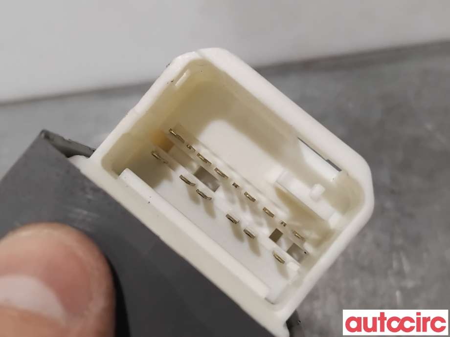 Bryter ruteheis til Toyota Yaris 2014-2020 (Type III, Fase 2) (TOYOTA|8482002320|)