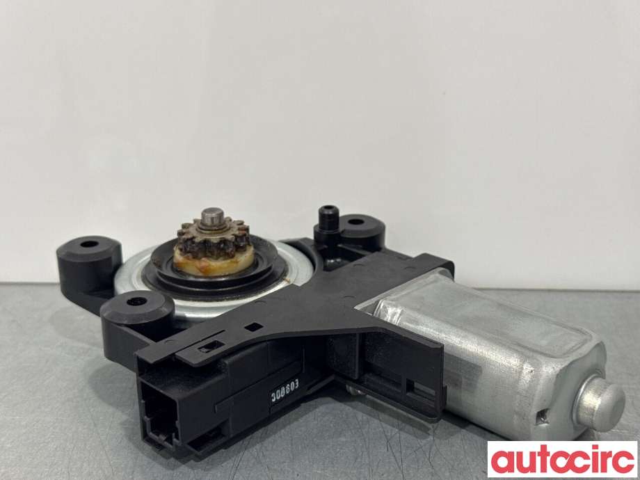 Ruteheis høyre foran til Volvo XC70 2008-2013 (Type II, Fase 1)  (VOLVO|30699646|970714-101|)