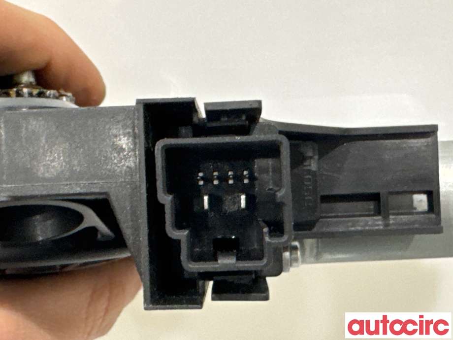 Ruteheis høyre foran til Volvo XC70 2008-2013 (Type II, Fase 1)  (VOLVO|30699646|970714-101|)