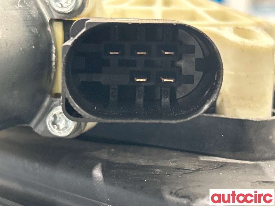 Ruteheis høyre foran til BMW X5 2013-2018 (F15) (F15) (BMW|67627322748||7322748)