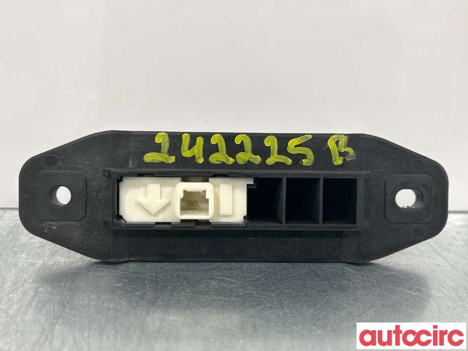 Bryter baklukeåpner til Toyota Auris 2013-2015 (Type II, Fase 1)  (TOYOTA|6943002030|)