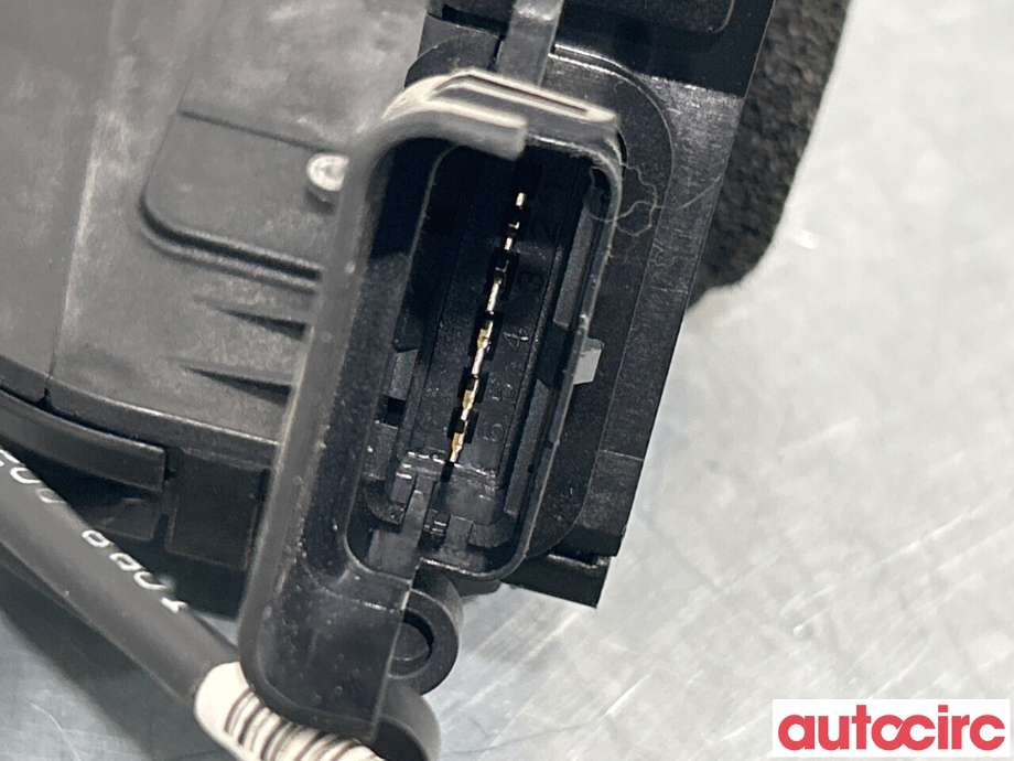 Låsekasse høyre til Peugeot Partner 2019-->> (Type III)  (PEUGEOT|9822172480|221724)