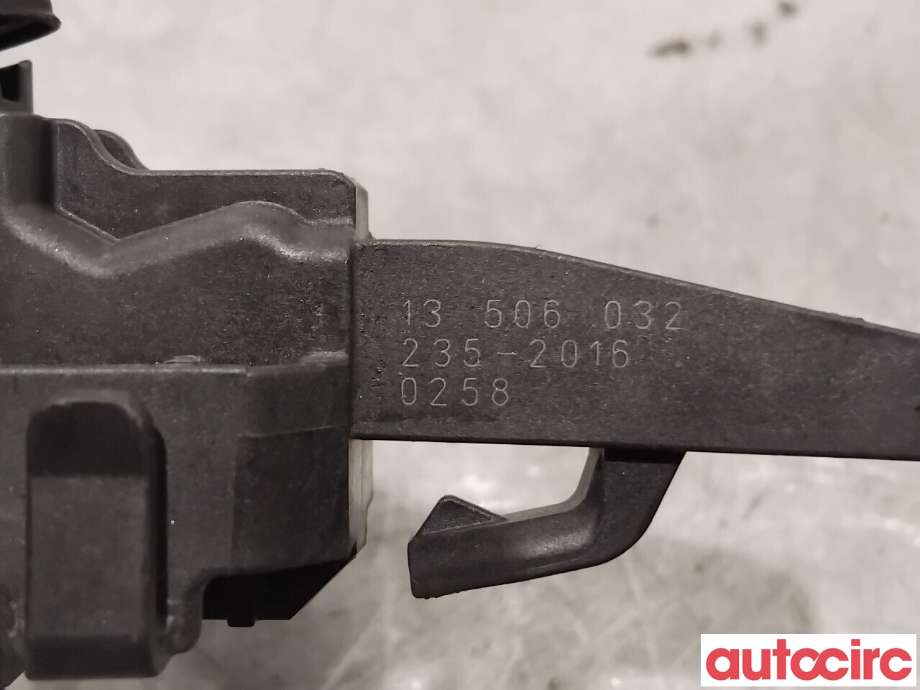 Dørhåndtak utv venstre bak til Opel Astra K 2015-->> (OPEL|13531201|13506032|13515505)