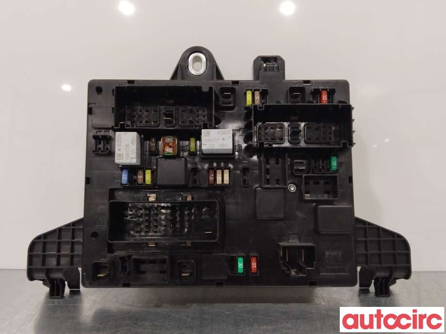 Sikringsboks til Opel Astra J, 2010-2015  (OPEL|13368652)