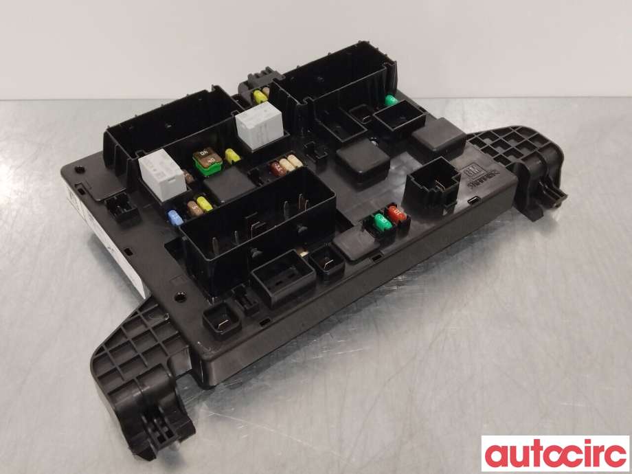 Sikringsboks til Opel Astra J 2010-2015  (OPEL|13368652)