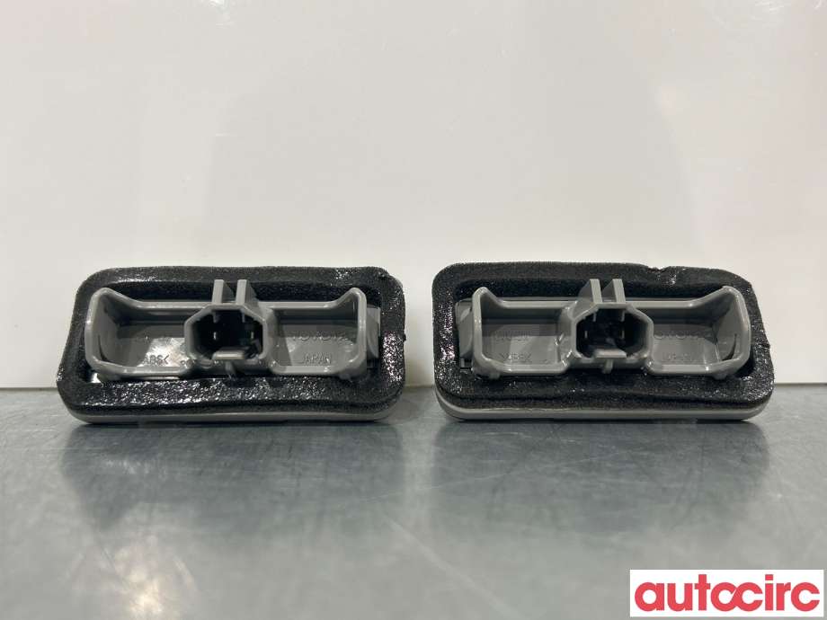 Skiltlys til Toyota bZ4X 2022-->>  (TOYOTA|8120433030|)