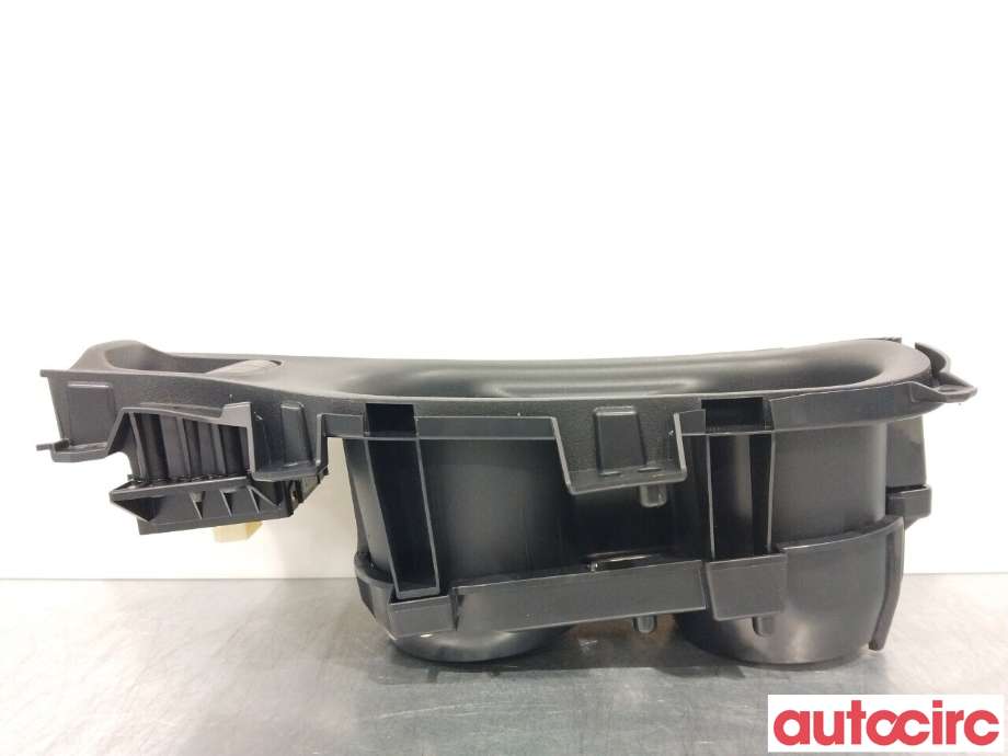 Dashbord koppholder til Toyota Corolla 2019-->>  (TOYOTA|5880302270)