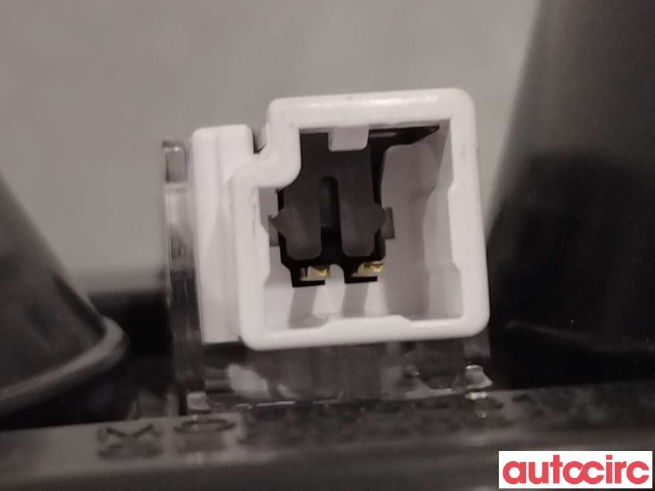 Dashbord koppholder til Toyota Corolla 2019-->>  (TOYOTA|5880302270)