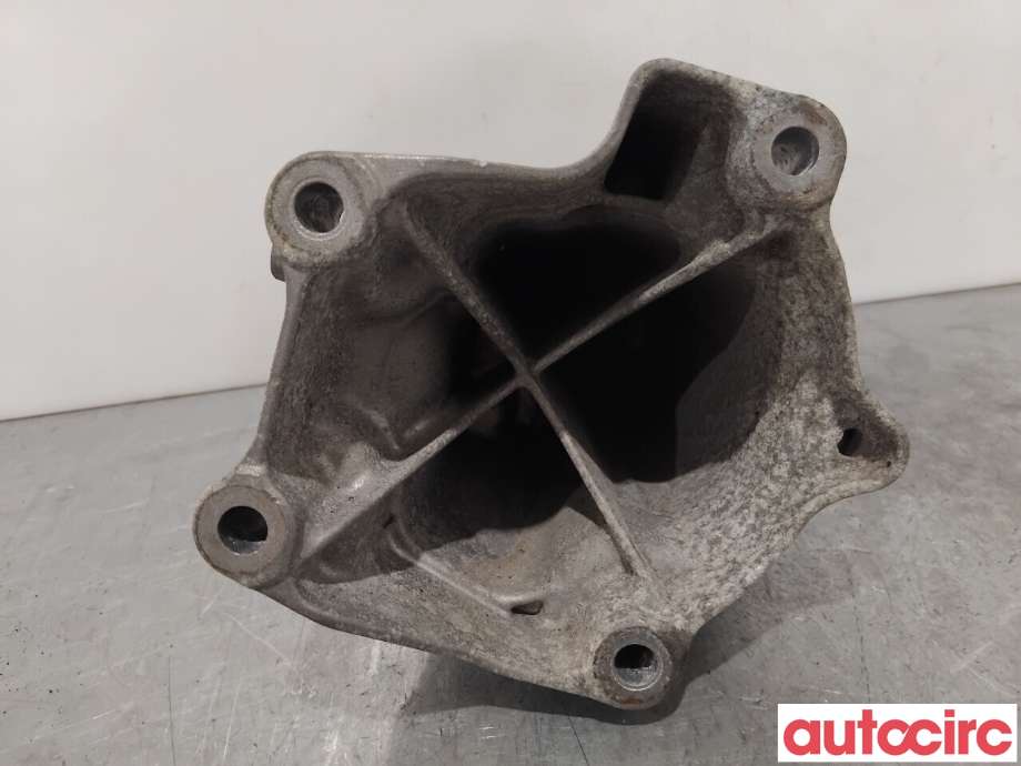 Motorfeste til Mercedes C-Klasse 2011-2014 (Fase 2) (W204) (W204) (MERCEDES|A6512233504|)