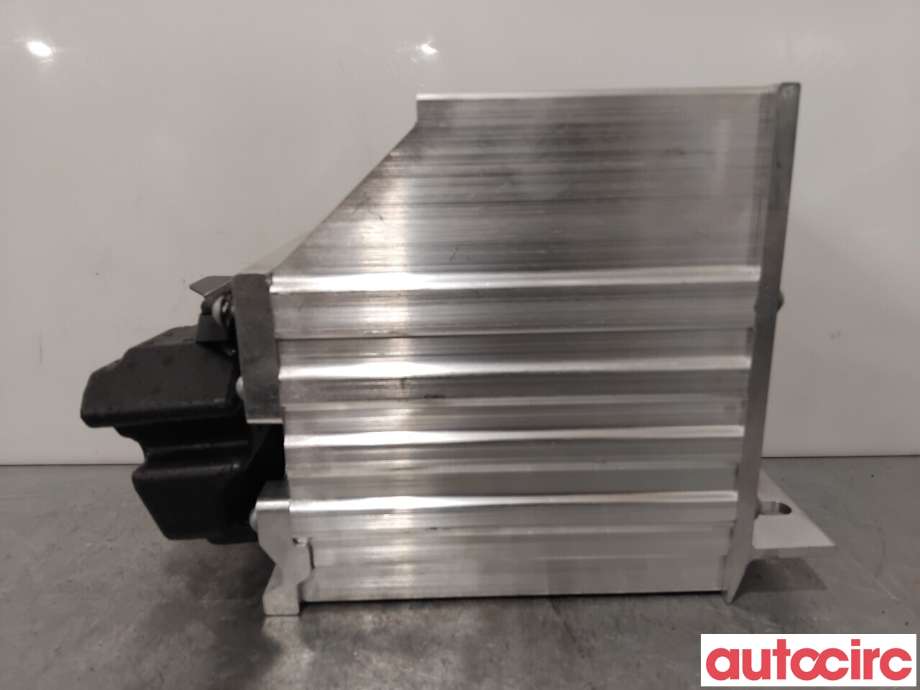 Batterikasse/feste til Audi A6, 2001-2004 (Type II, Fase 2) (C5) (C5) (AUDI|8W0915172B)