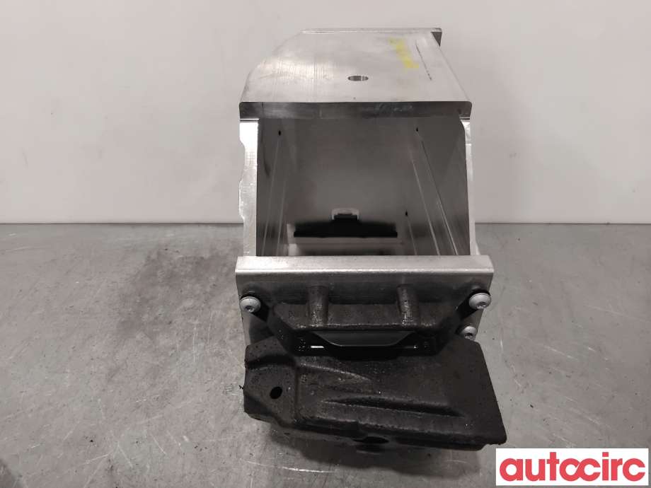 Batterikasse/feste til Audi A6 2001-2004 (Type II, Fase 2) (C5) (C5) (AUDI|8W0915172B|)
