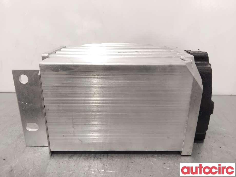 Batterikasse/feste til Audi A6 2001-2004 (Type II, Fase 2) (C5) (C5) (AUDI|8W0915172B|)