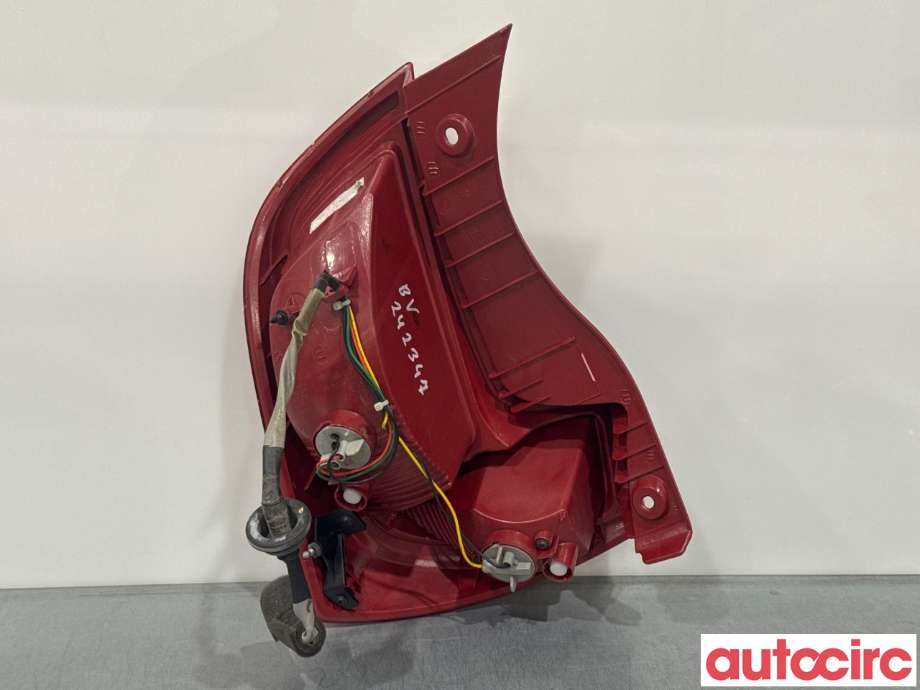 Baklykt venstre til Kia Picanto 2011-2017 (Type II) (KIA|924101Y000||92401-1Y0)
