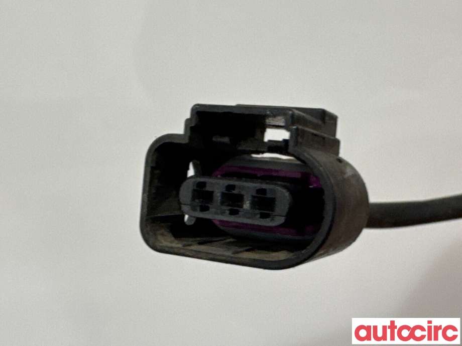 Baklykt fra støtfanger til VW ID.3 2020-->>  (VOLKSWAGEN|10B945701|)