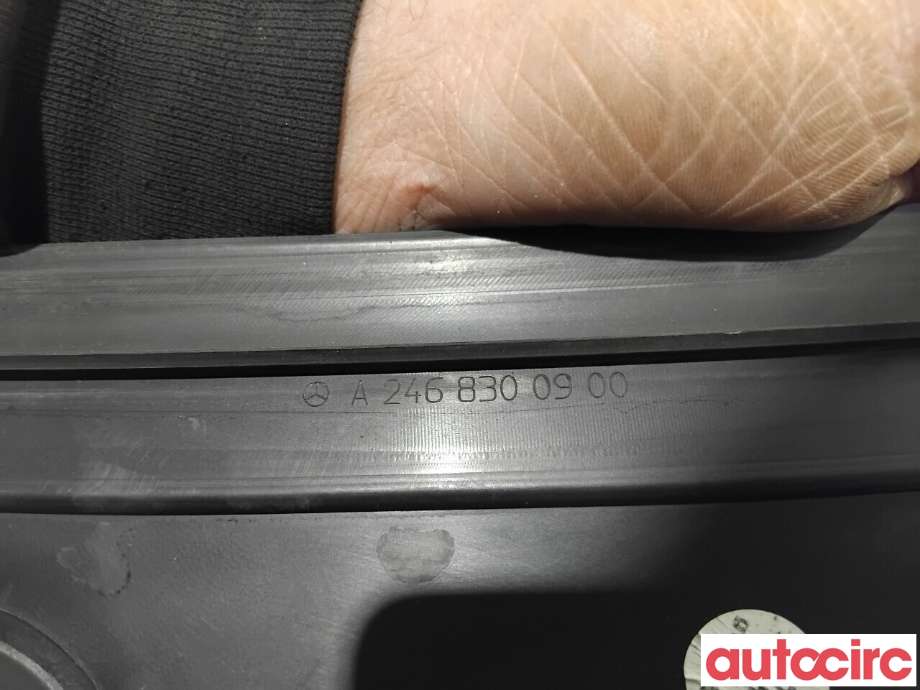 Deksel til Mercedes B-Klasse 2011-2018 (W246) (W246) (MERCEDES|A2468300900|)