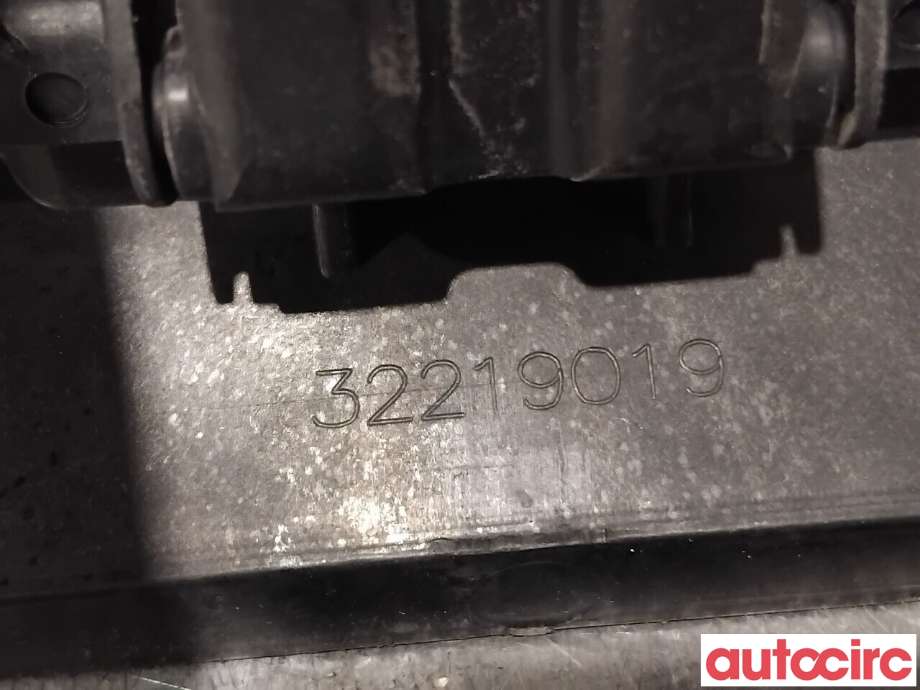 Diverse deler til Volvo V60 / V60 CC 2018-->> (Type II)  (VOLVO|32296967||32219019)