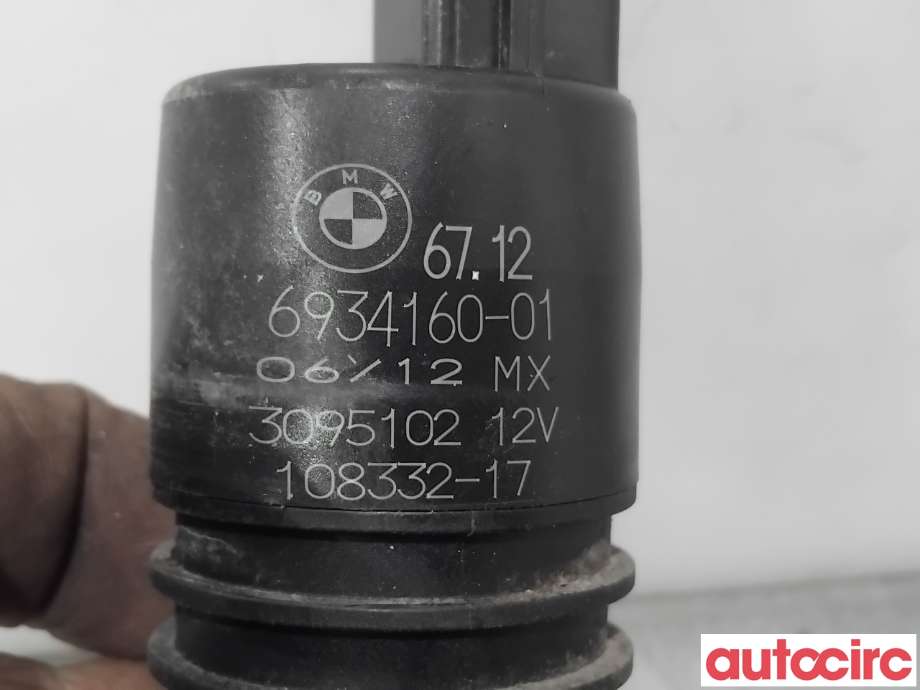 Spylerpumpe foran til BMW X3 2010-2017 (F25) (F25) (BMW|67126934160|)