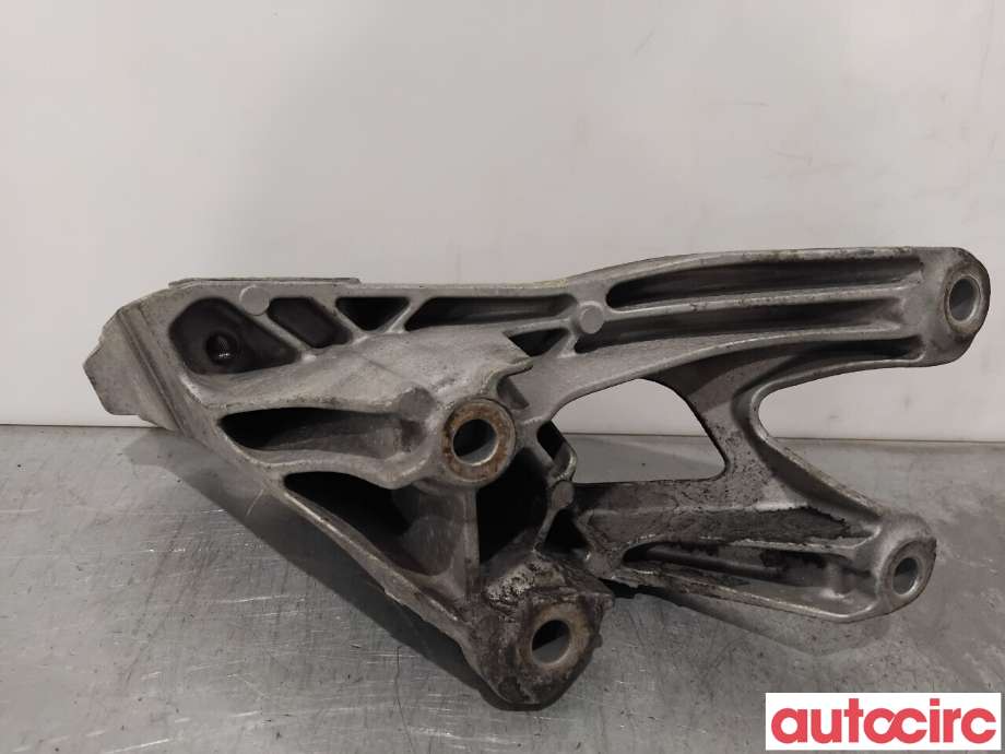Motorfeste til Audi A4 2007-2014 (Type IV) (B8) (B8) (AUDI|8K0199307BP|)