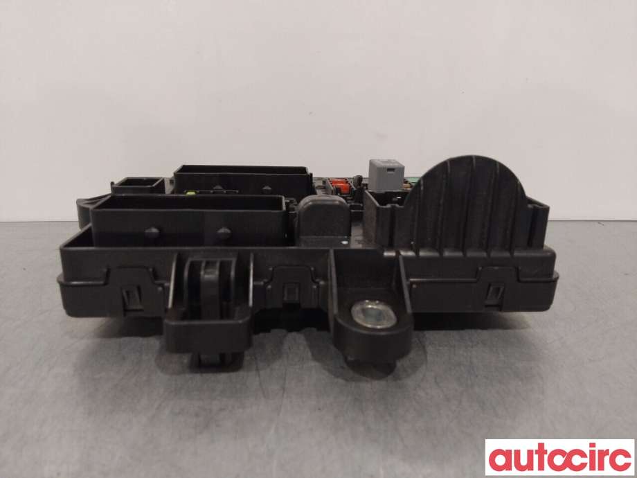 Sikringsboks til Opel Insignia A 2009-2014 (OPEL|13277318)