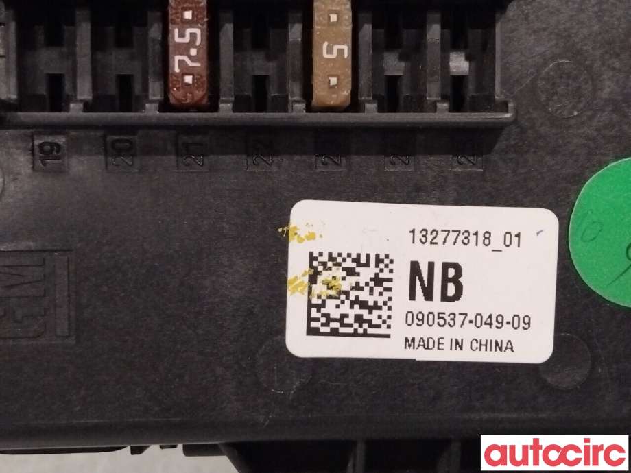Sikringsboks til Opel Insignia A 2009-2014 (OPEL|13277318)