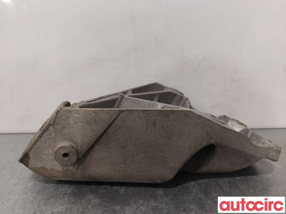 Motorfeste til BMW 5-Serie 2010-2017 (F10/F11) (F10/F11) (BMW|22116859901|)