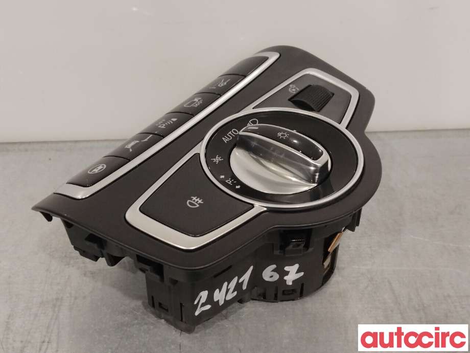 Bryter lys til Mercedes GLC 2015-2022 (X253) (X253) (MERCEDES|A2059057007)