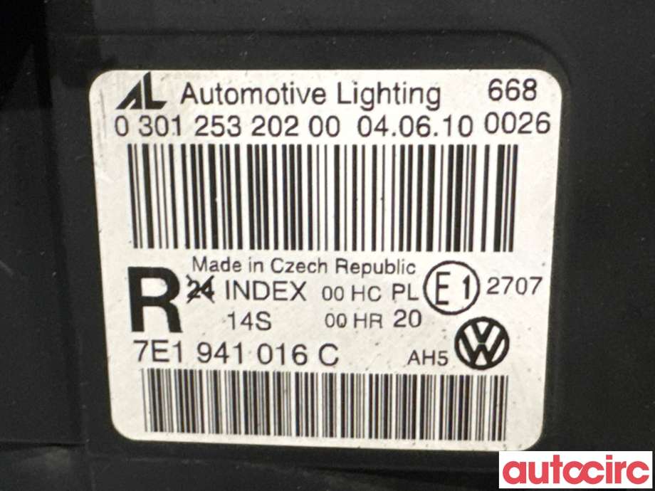 Frontlykt høyre halogen til VW Transporter / Caravelle 2009-2015 (Fase 2) (T5) (T5) (VOLKSWAGEN|7E1941016S|030125320200|7E1941016C)