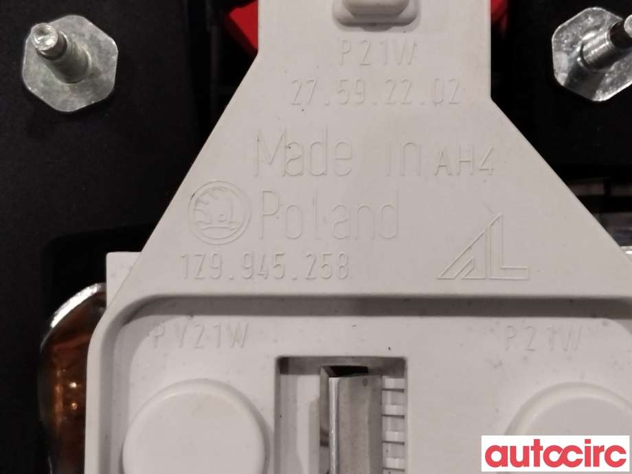 Baklykt høyre til Škoda Octavia 2009-2013 (Type II, Fase 2)  (SKODA|1Z9945112A|1Z9945096A)