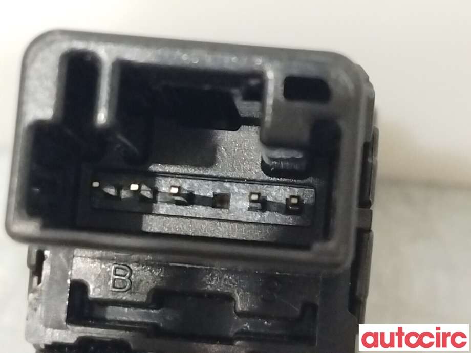 Bryter rutevarme til Toyota RAV4 2019-->> (Type V)  (TOYOTA|8479442020|)