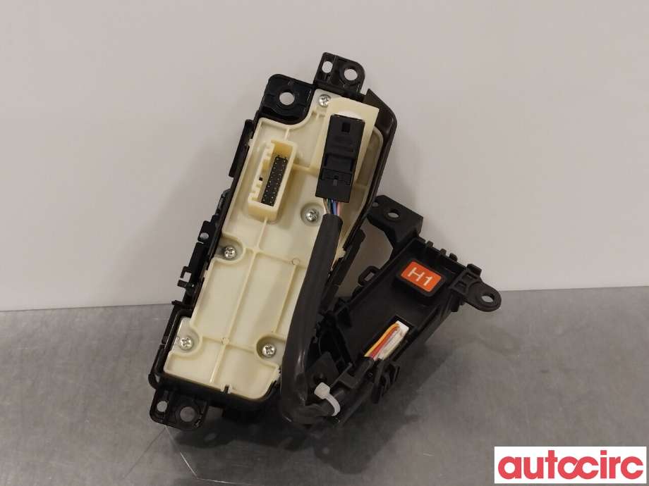 Bryter diverse til Toyota RAV4 2019-->> (Type V)  (TOYOTA|8401042211|)