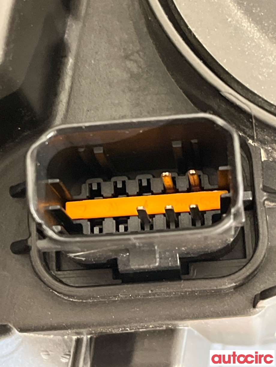 Frontlykt høyre halogen til Renault Zoe 2013-2019 (Fase 1)  (RENAULT|260108268R|1EL010912-02|260109891R)