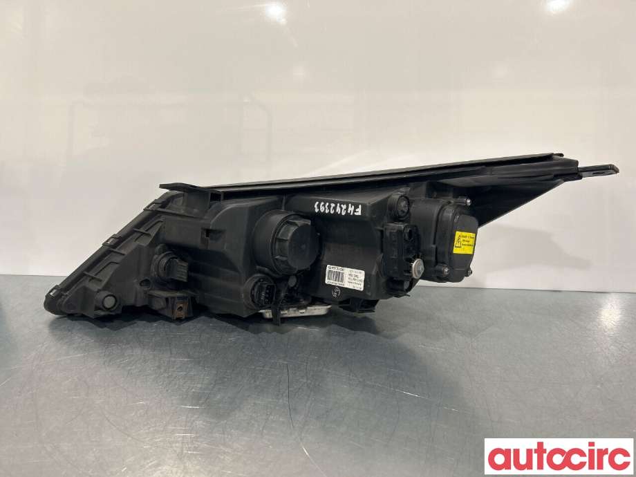 Frontlykt høyre halogen til Kia Sportage 2010-2016 (Type III)  (KIA|921023U111|921023U290)