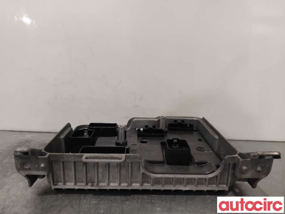 Styreenhet diverse til Tesla Model Y 2021-2024 (Type I)  (TESLA|1583991-10-D|)