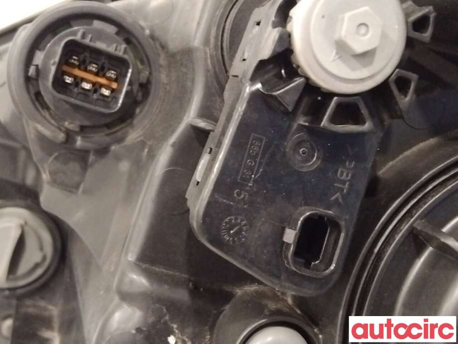 Frontlykt høyre halogen til Kia Picanto 2011-2017 (Type II) (KIA|921021Y011)
