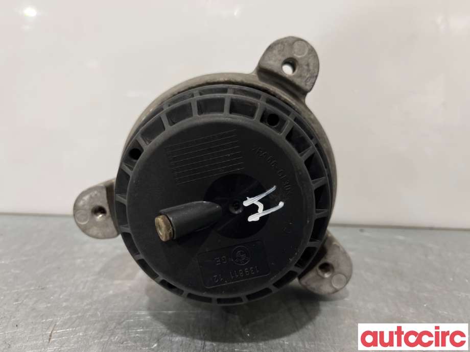 Motorfeste til BMW 5-Serie 2010-2017 (F10/F11) (F10/F11) (BMW|22117935142|)