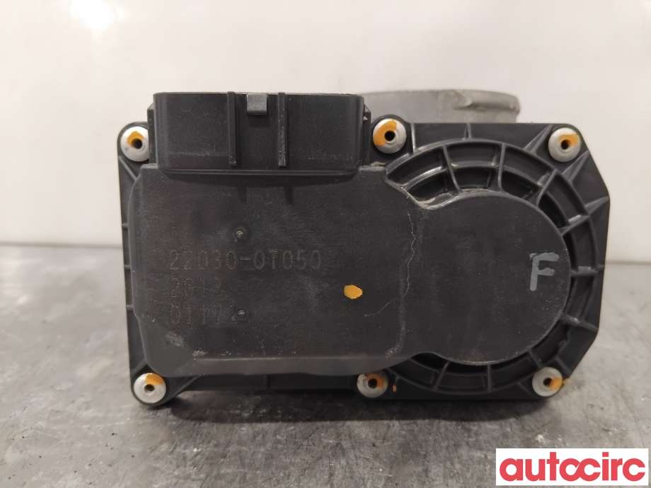 Spjeldhus til Toyota Avensis 2009-2015 (Type III, Fase 1)  (TOYOTA|220300T050||22030-0T050)