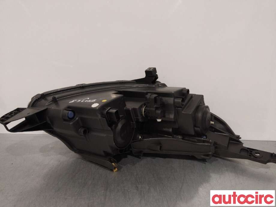 Frontlykt venstre halogen til Peugeot 2008 2013-2019 (Type I)  (PEUGEOT|9814749080|1685353980)