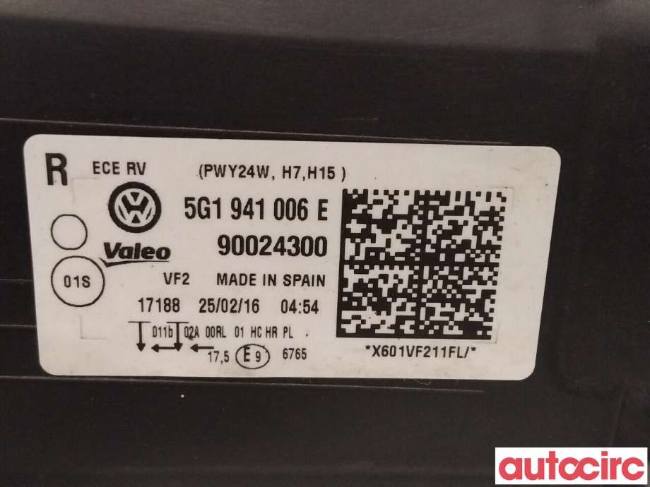 Frontlykt høyre halogen til VW Golf VII 2012-2017 (Fase 1)  (VOLKSWAGEN|5G1941006E|90024300)