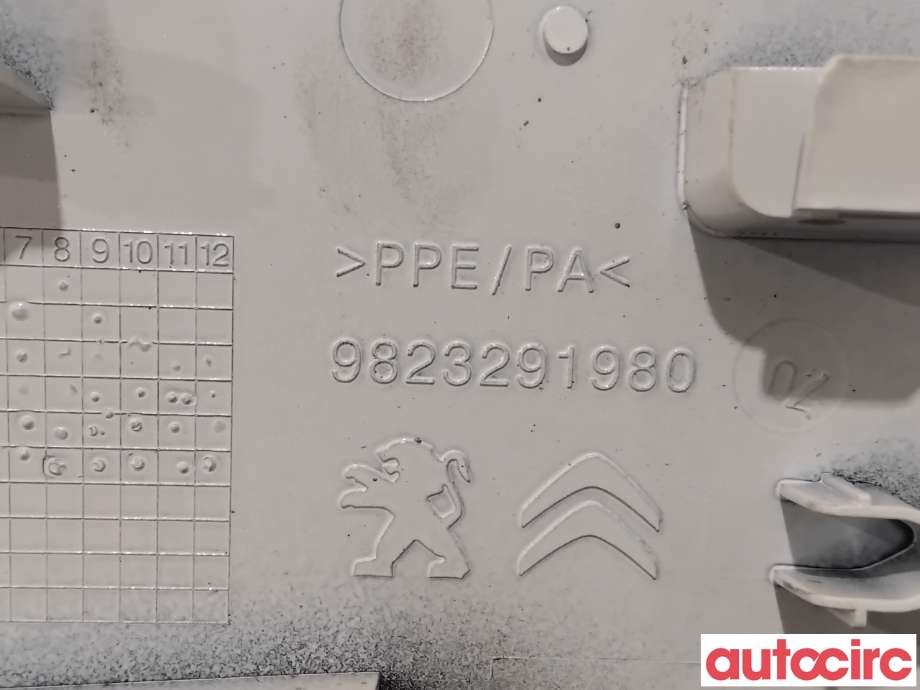 Batterilader inntak/luke til Peugeot 208 2019-->> (Type II)  (PEUGEOT|9823291980|)