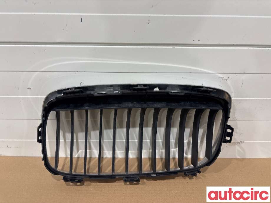 Grill høyre til BMW 2-Serie 2014-2021 (F22/F23) (F22/F23) (BMW|51137479558|)