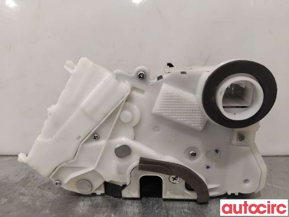 Låsekasse høyre foran til Toyota Yaris 2012-2014 (Type III, Fase 1)  (TOYOTA|690400D140|)