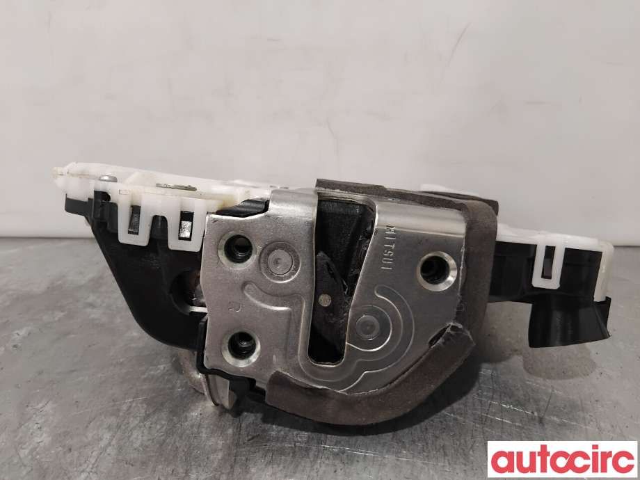 Låsekasse høyre foran til Toyota Yaris 2012-2014 (Type III, Fase 1)  (TOYOTA|690400D140|)
