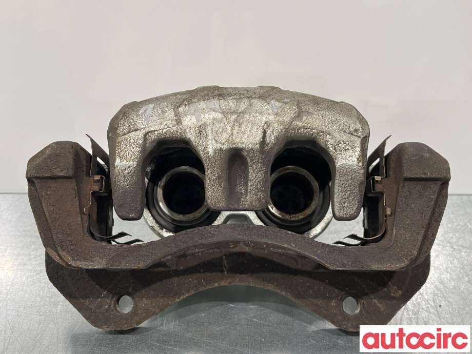 Bremsecaliper venstre foran til Mitsubishi Outlander, 2012-2015 (Type III, Fase 1)  (MITSUBISHI|MR370775)