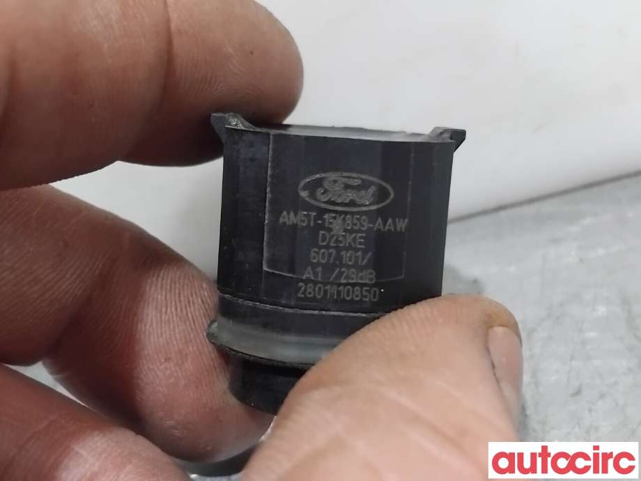 Parkeringssensor foran til Ford Focus 2011-2014 (Type III, Fase 1)  (FORD|2489130|607101|AM5T-15K859-AAW)
