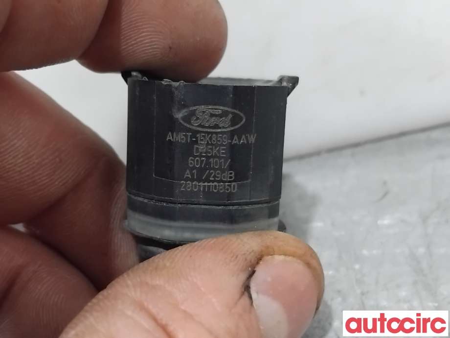 Parkeringssensor foran til Ford Focus 2011-2014 (Type III, Fase 1)  (FORD|2489130|607101|AM5T-15K859-AAW)