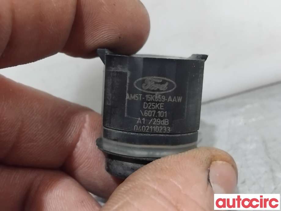 Parkeringssensor foran til Ford Focus 2011-2014 (Type III, Fase 1) (FORD|2489130|607101|AM5T-15K859-AAW)