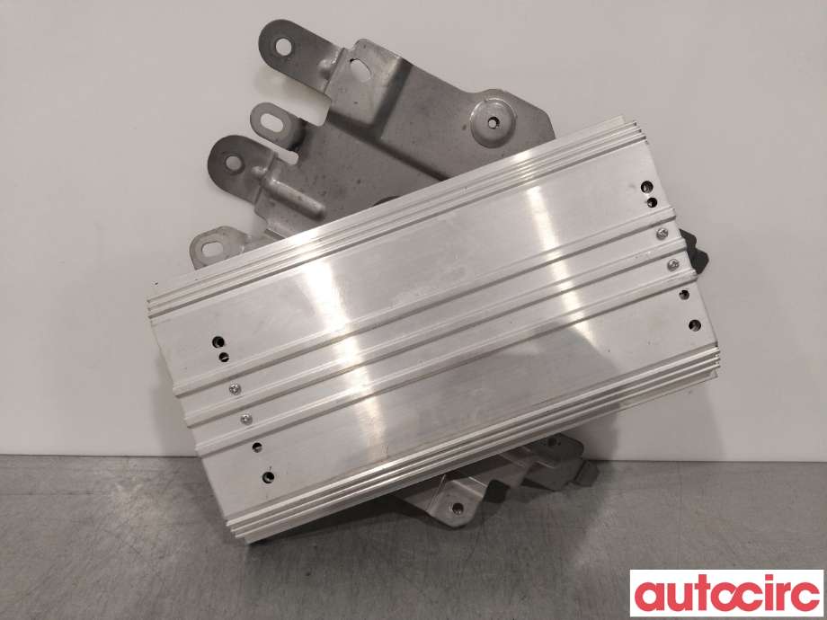 Bilstereo forsterker til Mitsubishi Outlander 2015-->> (Type III, Fase 2) (MITSUBISHI|8701A813|)
