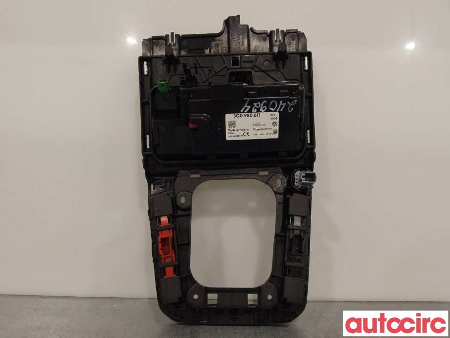 Diverse deler til VW Passat 2015-2019 (Fase 1) (B8) (B8) (VOLKSWAGEN|3G1864263|)